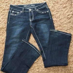 Rhinestone pocket detailed jeans